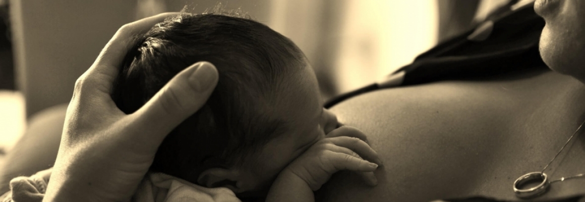 Le RGO chez les bébés allaités : des solutions pour en finir avec la douleur